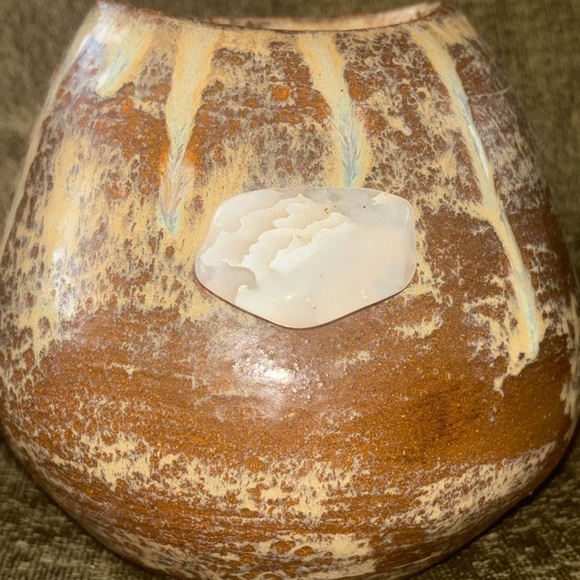 Pottery vase - Picture 2 of 5